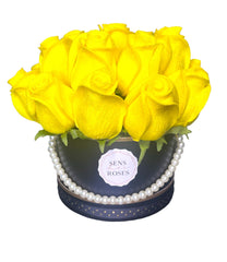 Elegance: Handmade Glitter Roses Bouquet with Pearls